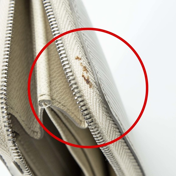 Louis Vuitton Zippy Coin Purse in Ivory Epi - Picture 4 of 4